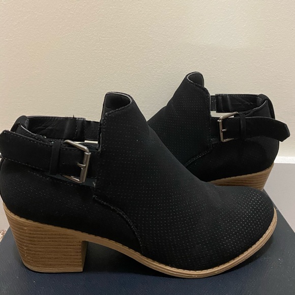 Adjustable Black Ankle Boots - Picture 2 of 4